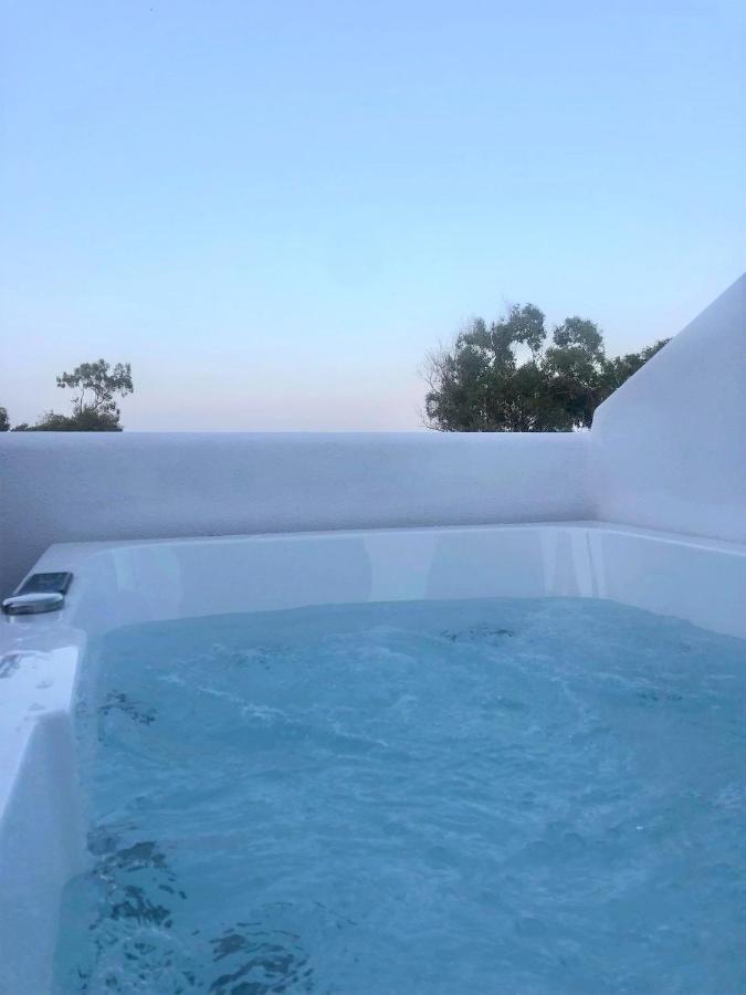 Candele Suites ฟิรา ภายนอก รูปภาพ